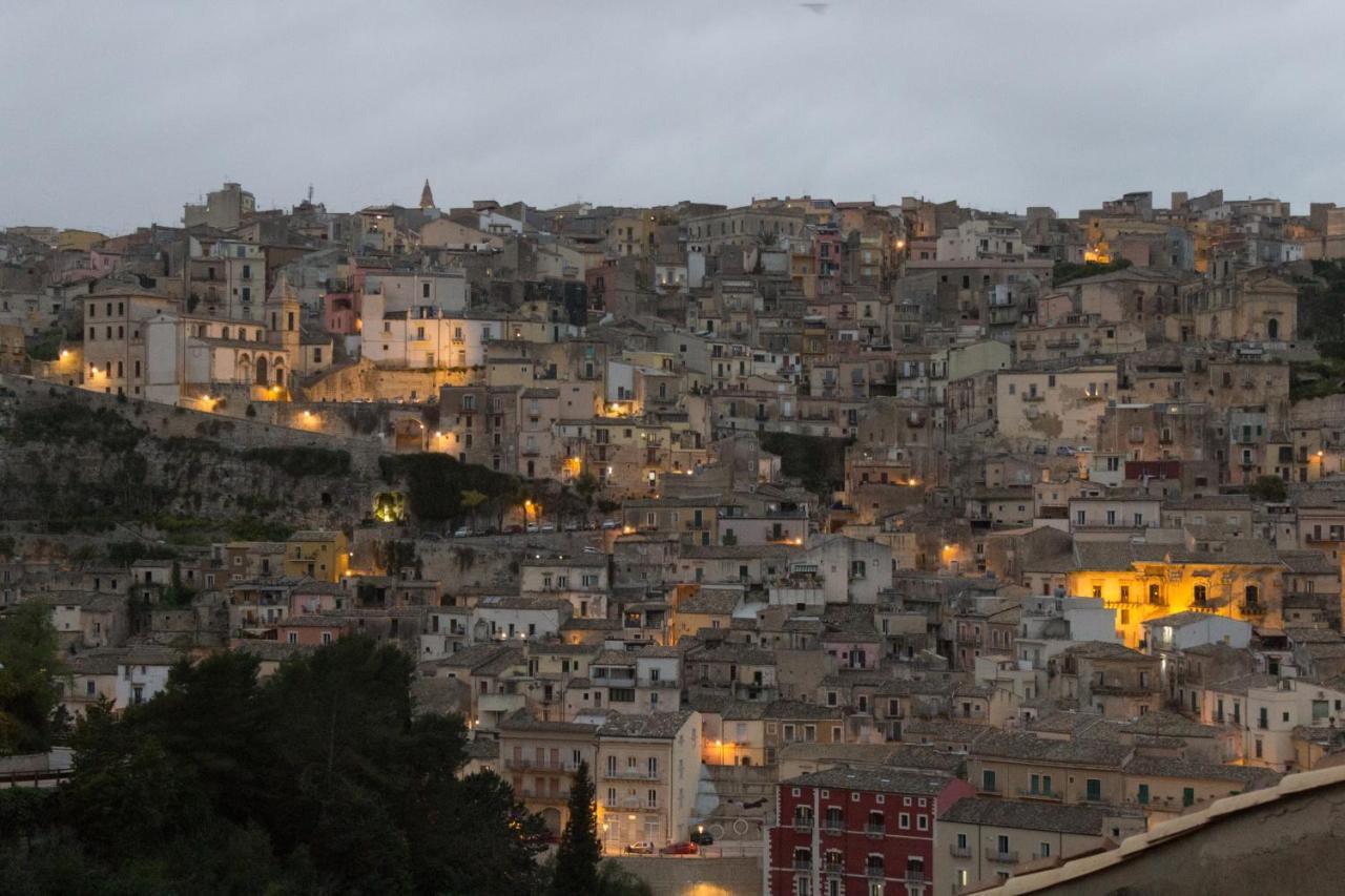 Oikos - Ragusa Ibla Exterior photo